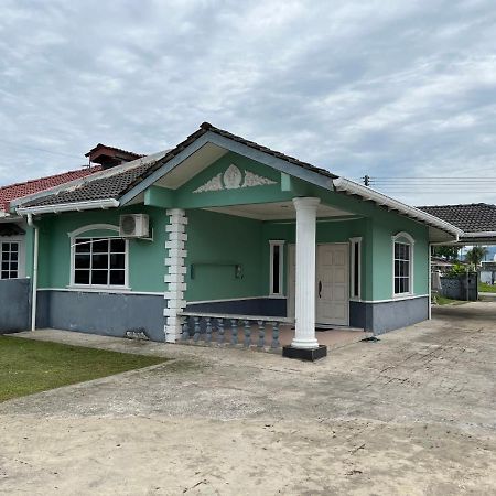 Hanif Homestay Kuching Luaran gambar