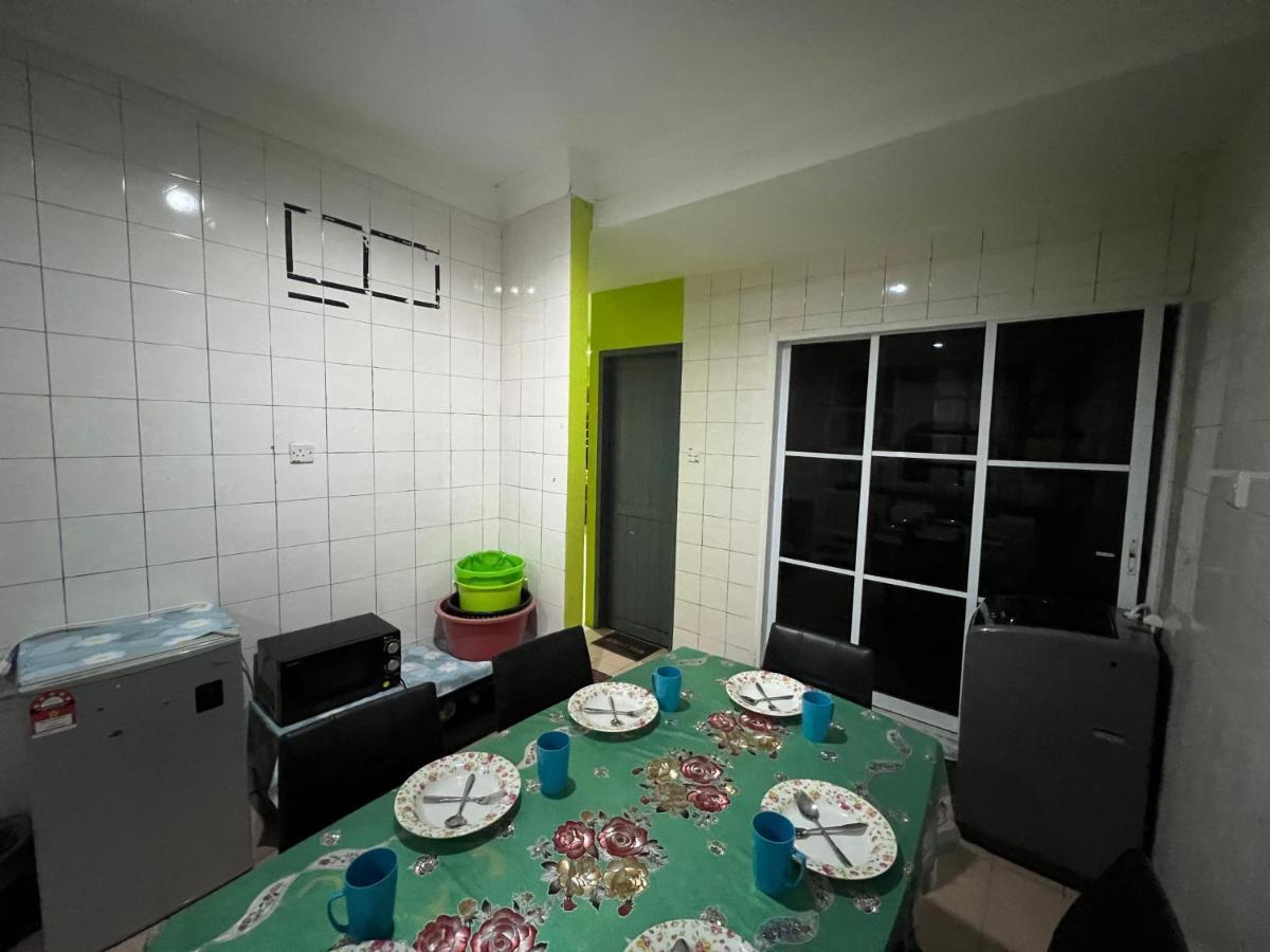 Hanif Homestay Kuching Luaran gambar